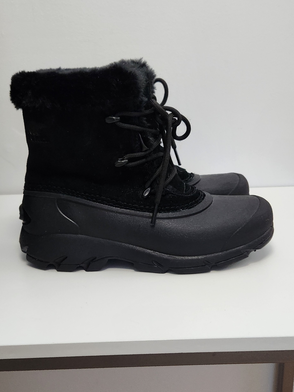 Sorel Black Women's Winter Lace-Up Boots